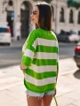 Damski sweter oversize w pasy Cocomore zielony