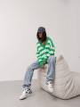 Sweter w serek w paski Cocomore Stories zielony