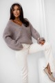 Miękki sweter moherowy z dekoltem V – taupe basic premium