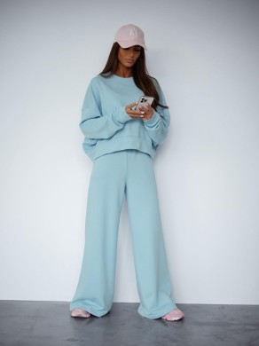 Błękitny dres damski oversize Me Gusta – bluza i szerokie spodnie