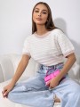 Sweter damski z krótkim rękawem w paski Cocomore pudrowy