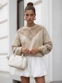 Beżowa bluza damska z koronką Cocomore