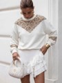 Śmietankowa bluza damska z koronką Cocomore