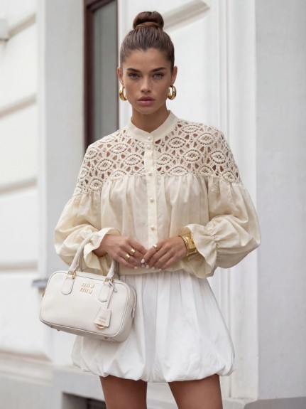 Elegancka bluzka damska koszula z koronką kremowa Cocomore