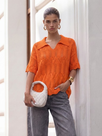 Ażurowy sweter damski w serek z kołnierzykiem Cocomore pomarańczowy