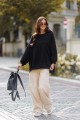 Bluza damska oversize Me Gusta czarna - bawełniana, z naszywką muchy