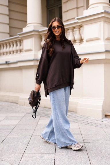 Bluza damska oversize Me Gusta czekoladowa - bawełniana, z naszywką muchy