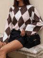 Sweter damski oversize w romby brązowo-różowy Cocomore