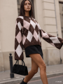 Sweter damski oversize w romby brązowo-różowy Cocomore