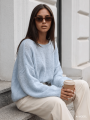 Sweter damski w łódkę z alpaki suri Yarn błękitny