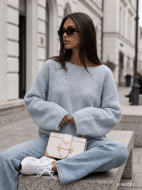 Sweter damski w łódkę z alpaki suri Yarn błękitny