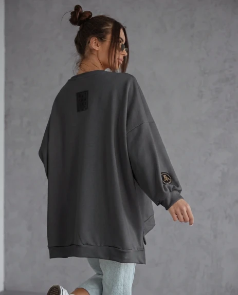 Bluza damska oversize Me Gusta grafitowa – bawełniana, z naszywką muchy