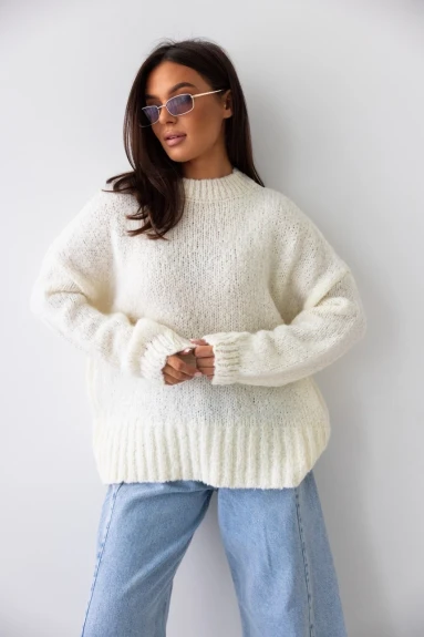 Sweter damski oversize ecru z dodatkiem wełny i moheru Madame Sue