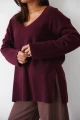 Wełniany sweter oversize damski w serek Madame Sue śliwkowy