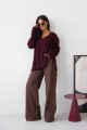 Wełniany sweter oversize damski w serek Madame Sue śliwkowy