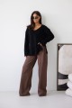 Wełniany sweter oversize damski w serek Madame Sue czarny