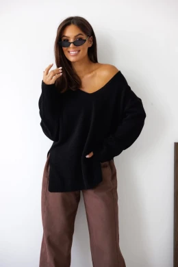 Wełniany sweter oversize damski w serek Madame Sue czarny