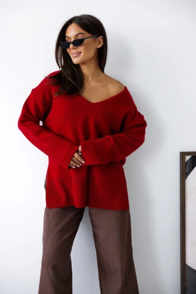 Wełniany sweter oversize damski w serek Madame Sue czerwony