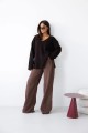 Wełniany sweter oversize damski w serek Madame Sue czekoladowy