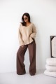 Wełniany sweter oversize damski w serek Madame Sue beżowy
