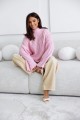 Różowy sweter damski warkocz oversize z golfem Madame Sue