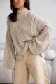 Beżowy sweter damski warkocz oversize z golfem Madame Sue